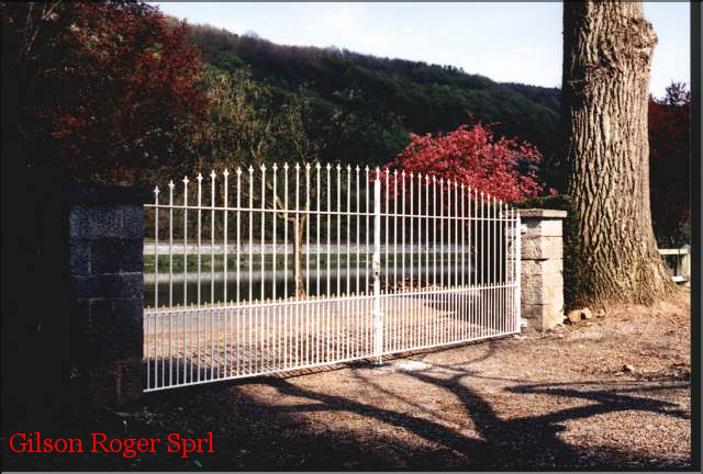 Portail fer forge  Hastiere  ferronnerie Namur Gilson roger  02